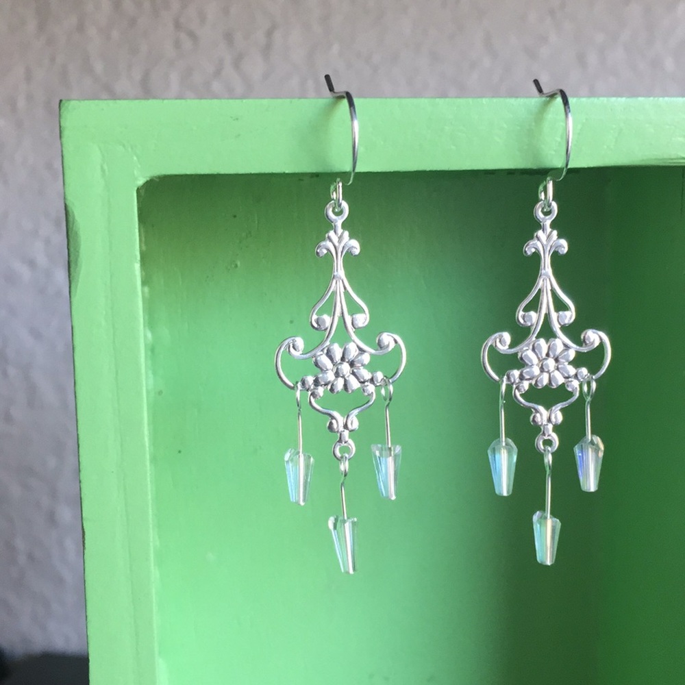 ❌SOLD❌🐢Clear Swarovski Crystal Chandelier Earring - Picture 2 of 2